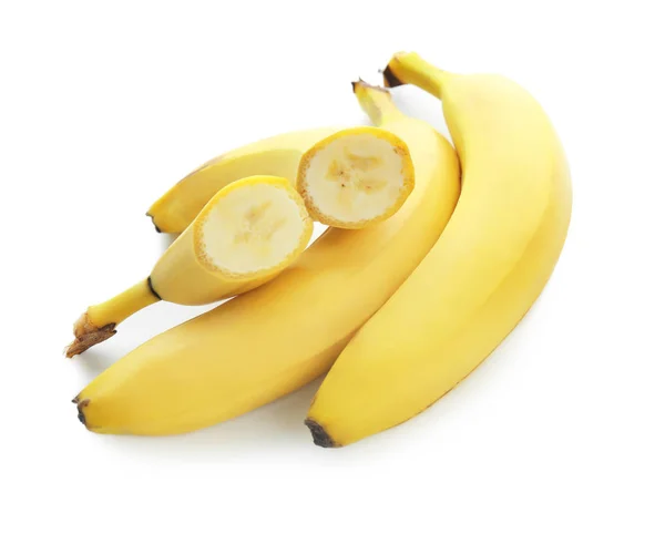 Smakrika mogna bananer på vit bakgrund — Stockfoto