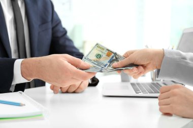 Masada kapalı kadından rüşvet almakla işadamı