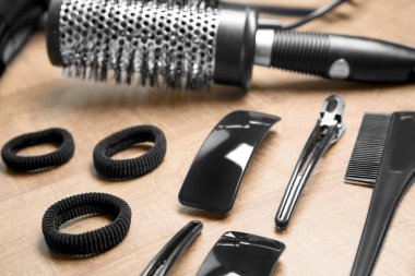 Profesyonel kuaför ahşap masa ayarla