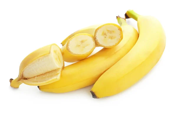 Saboroso bananas maduras no fundo branco — Fotografia de Stock