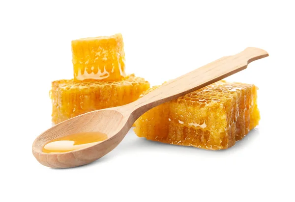 Färsk Honeycombs Med Sked Vit Bakgrund — Stockfoto