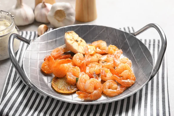 Dish Delicious Fried Shrimps Garlic Table — Stock Photo, Image