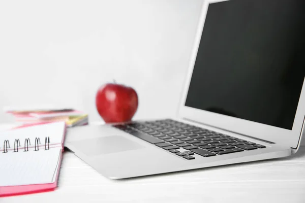 Laptop Notebook Table Indoors Closeup Doing Homework — Stock Photo, Image