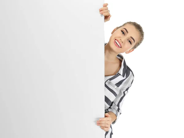 Mujer Joven Con Tablero Publicidad Blanco Sobre Fondo Blanco — Foto de Stock