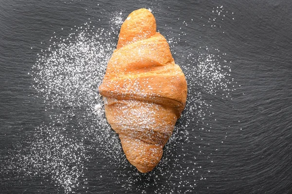Fresh Yummy Croissant Sugar Powder Dark Background — Stock Photo, Image