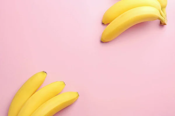 Зрізати Банани Кольоровому Фоні — стокове фото