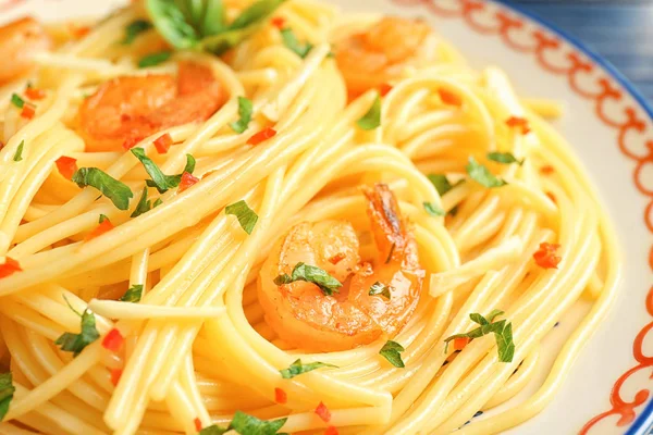 Delicious Pasta Garlic Fried Shrimps Plate Closeup — Stock Photo, Image