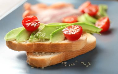 Plaka, closeup lezzetli sandviç