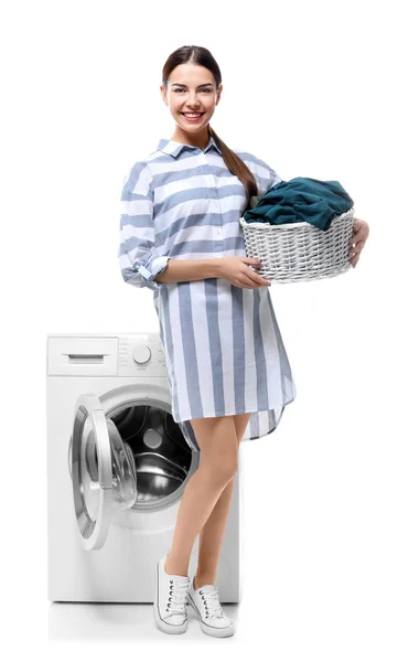 若い女性の白い背景の上の洗濯 — ストック写真