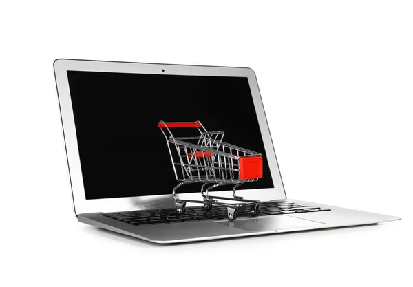 Laptop Met Mini Markt Trolley Geïsoleerd Wit Internet Shopping Concept — Stockfoto