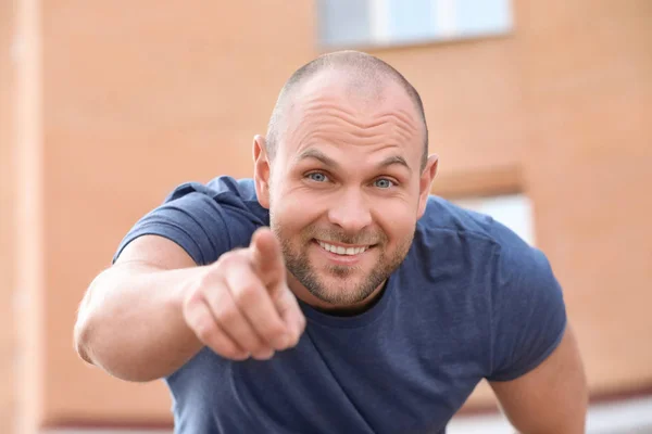 Handsome young man, outdoors — Stock Photo, Image