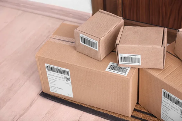 Cajas Paquetes Piso Cerca Puerta — Foto de Stock