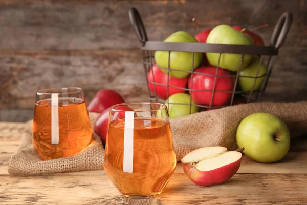 Vaso Delicioso Jugo Manzana Mesa —  Fotos de Stock