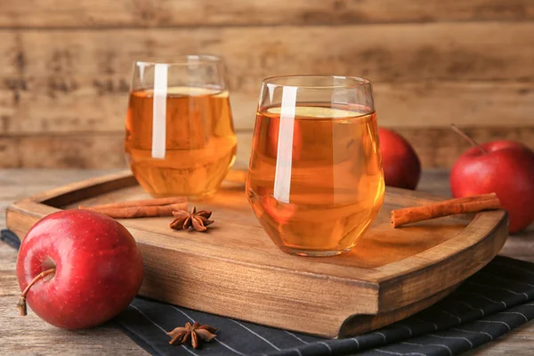 Glasögon Läckra Äppeljuice Träskiva — Stockfoto
