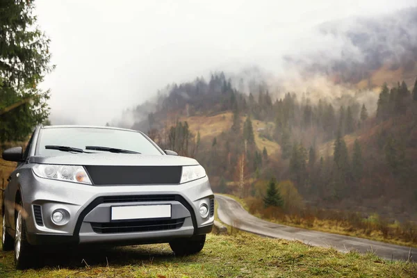 Car Parked Road Mountain Country — Stock Photo, Image