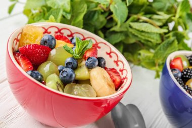 Lezzetli meyve salatası, closeup kase