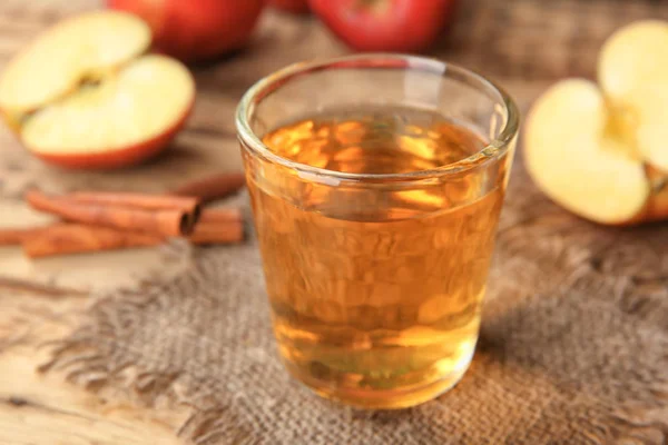 Glass Delicious Apple Juice Table — Stock Photo, Image