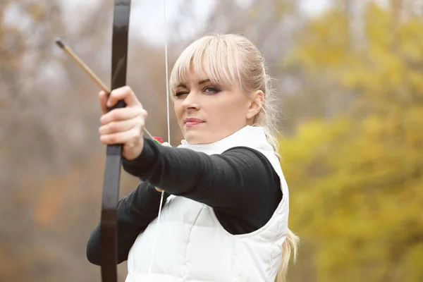 Attractive Woman Practicing Archery Outdoors — Stock Photo, Image
