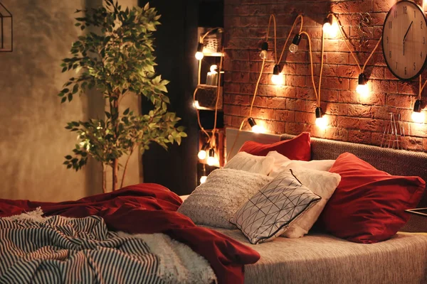 Комфортне Ліжко Подушками Кімнаті — стокове фото