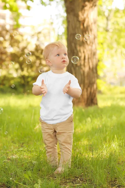 Cute Baby Boy Walking Green Park Sunny Day — Stock Photo, Image
