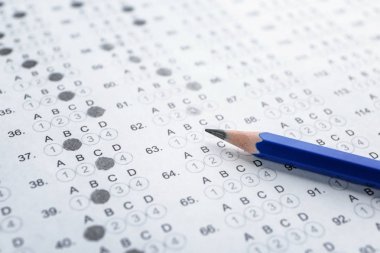 Sınav formu ve kalem 