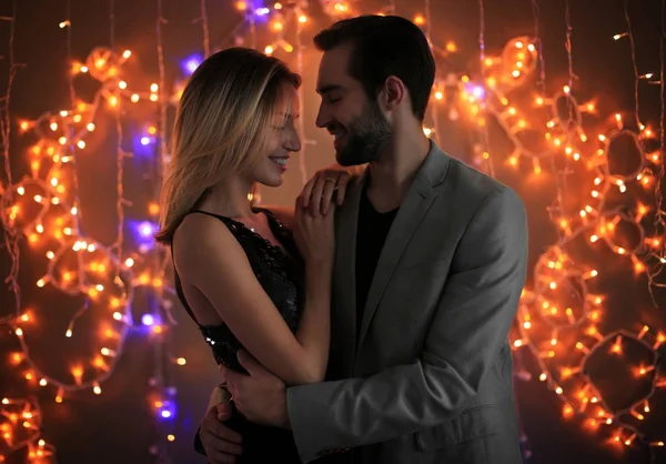 Casal Feliz Dançando Juntos Contra Luzes Turvas Dia Noivado — Fotografia de Stock