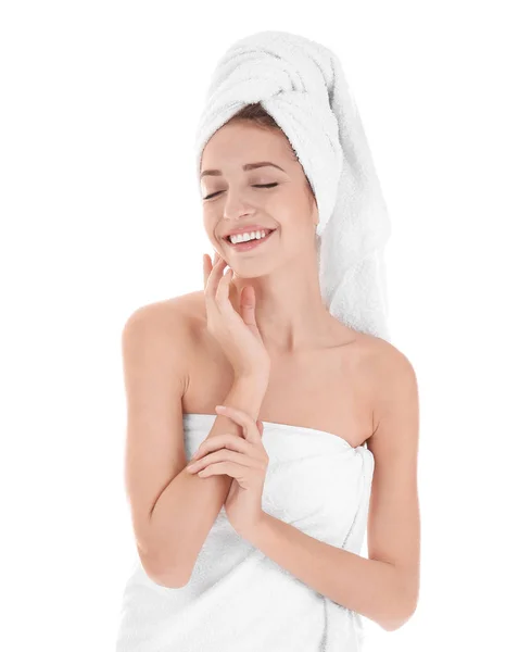 Attraente giovane donna in asciugamano — Foto Stock