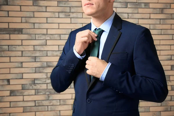 Handsome man in elegant suit — Stock Photo, Image