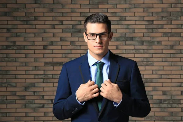 Handsome man in elegant suit — Stock Photo, Image