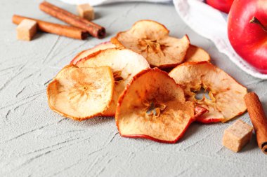 Lezzetli elma cips  