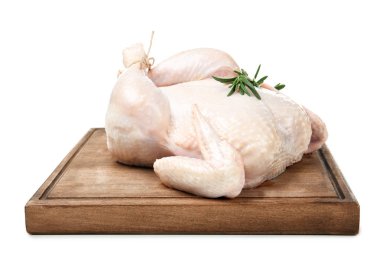 Bütün tavuk ile ahşap tahta 