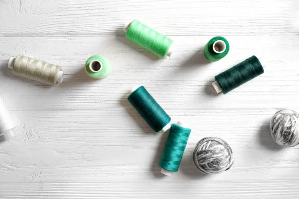 Costura e fios de lã — Fotografia de Stock