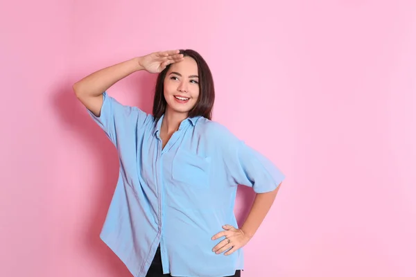 Mulher sorridente bonita — Fotografia de Stock