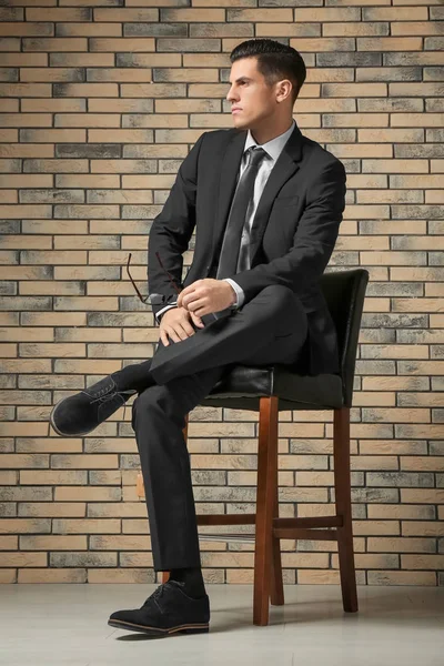 Handsome man in elegant suit — Stock Photo, Image