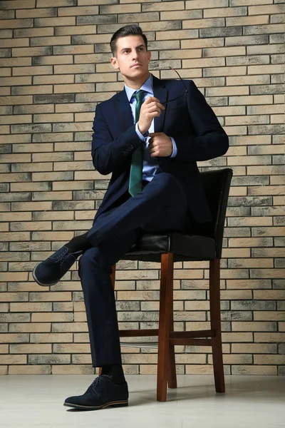 Handsome man in elegant suit — Stock Photo, Image