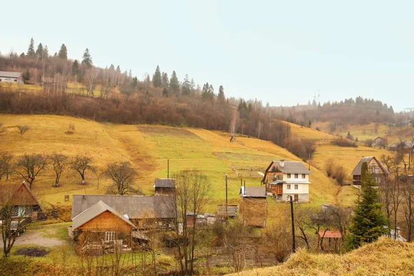 Dağ köyü manzarası — Stok fotoğraf