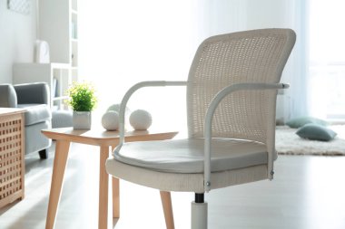 Zarif salon iç rahat koltuk ile