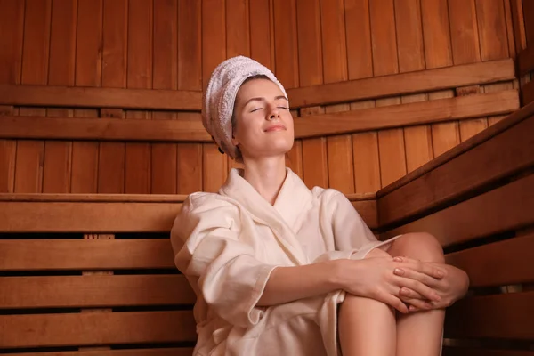 Bela Jovem Mulher Sauna — Fotografia de Stock
