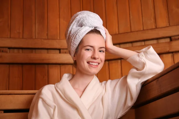 Krásná Mladá Žena Sauně — Stock fotografie