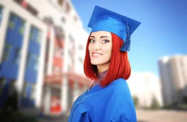 Student Maturitní Šaty Čepice Území Areálu — Stock fotografie