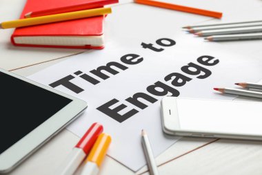 İleti örneği ve ifade için zaman meşgul tablo, closeup kompozisyonu