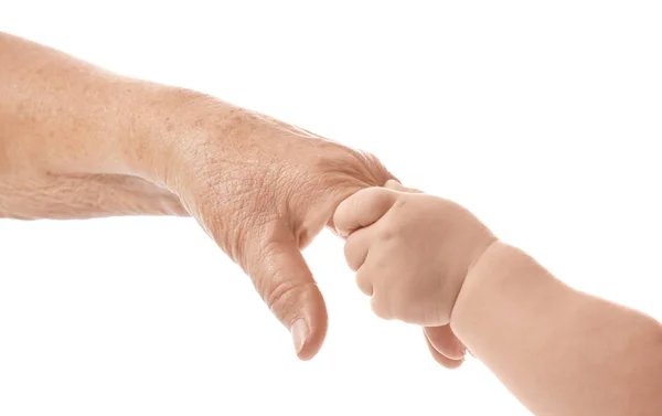 Χέρια Του Ηλικιωμένη Γυναίκα Και Μωρό Άσπρο Φόντο — Φωτογραφία Αρχείου