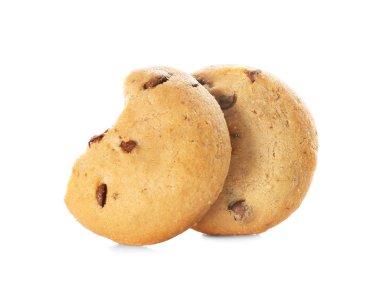 Beyaz zemin üzerine çikolata parçaları ile lezzetli yulaf ezmeli kurabiye