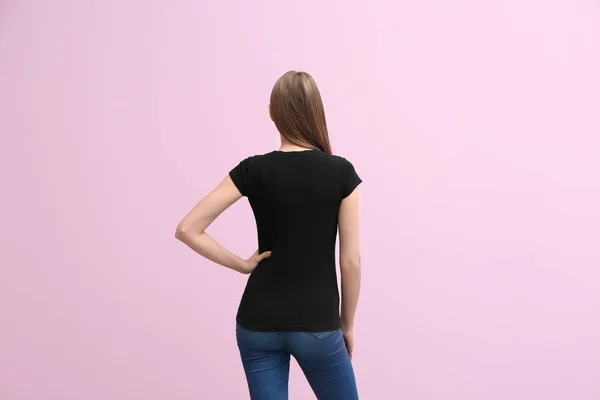 Giovane Donna Shirt Nera Sfondo Colori Mockup Design — Foto Stock