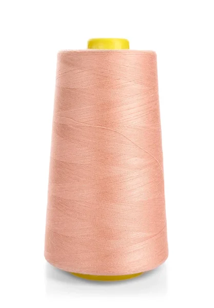 白い背景に糸を縫うスプール — ストック写真