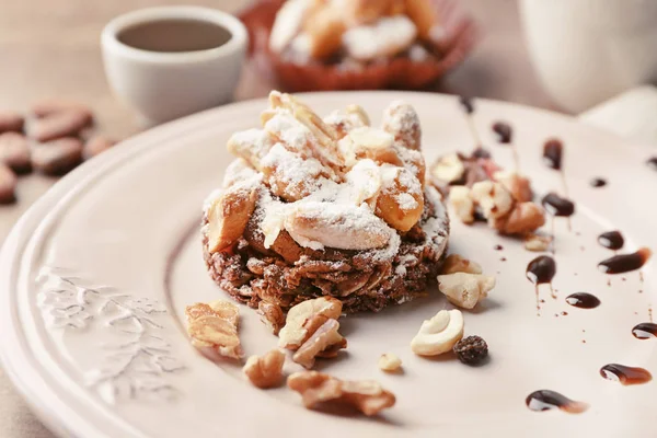 Plate Tasty Praline Cake Closeup — Stock Photo, Image