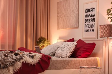 Modern oda iç rahat yatak