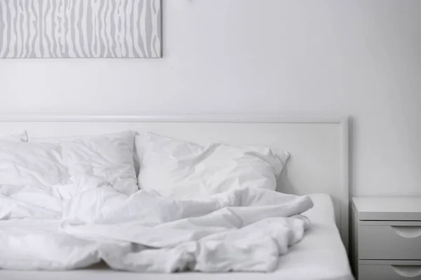 Cómoda Cama Con Almohadas Suaves Primer Plano — Foto de Stock