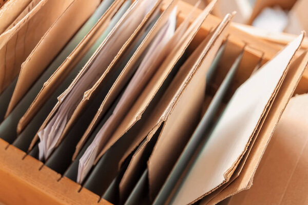 Старые бумажные документы в архиве, крупный план
