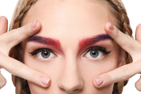 Giovane Donna Con Sopracciglia Tinte Primo Piano — Foto Stock